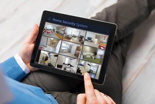 Viewing live CCTV footage on a mobile phone